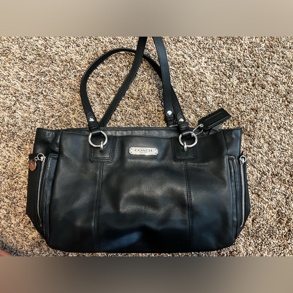 EUC Coach Black Gallery Leather Tote